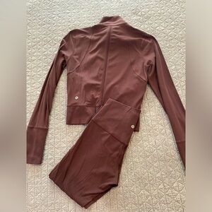 Lululemon crop align set in raisin size 6.